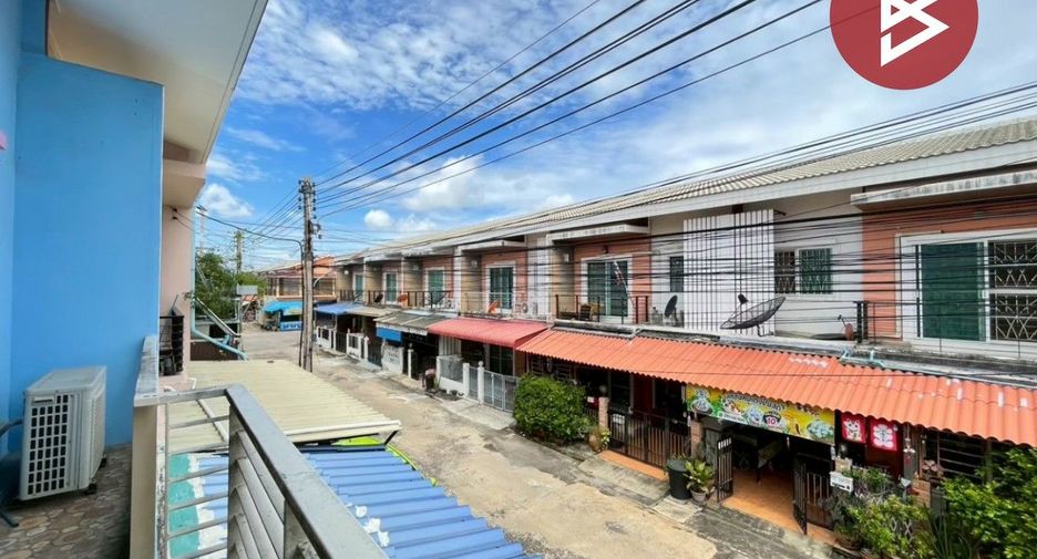 For sale 4 bedrooms townhouse in Mueang Samut Sakhon, Samut Sakhon