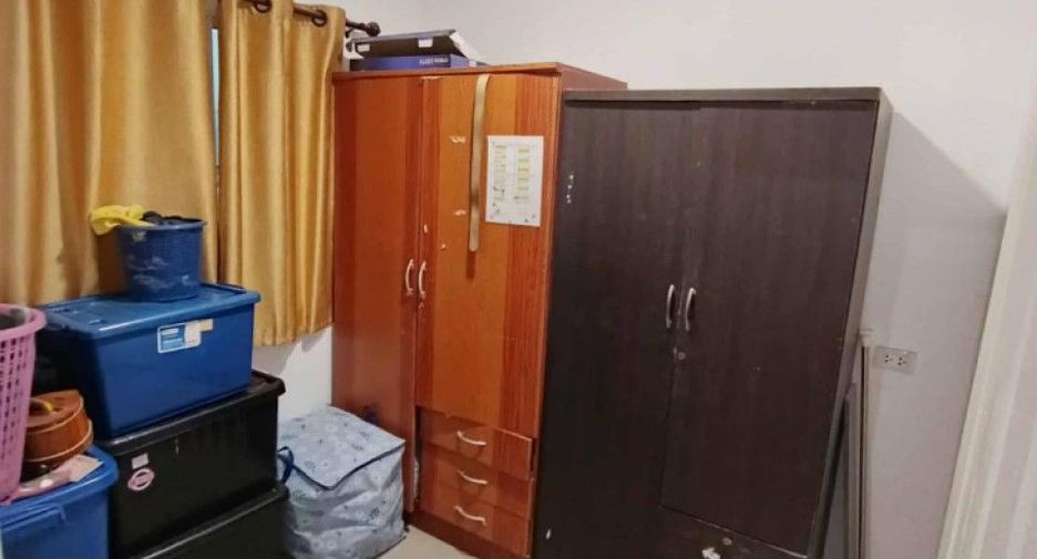 For sale 4 bedrooms townhouse in Ban Pho, Chachoengsao