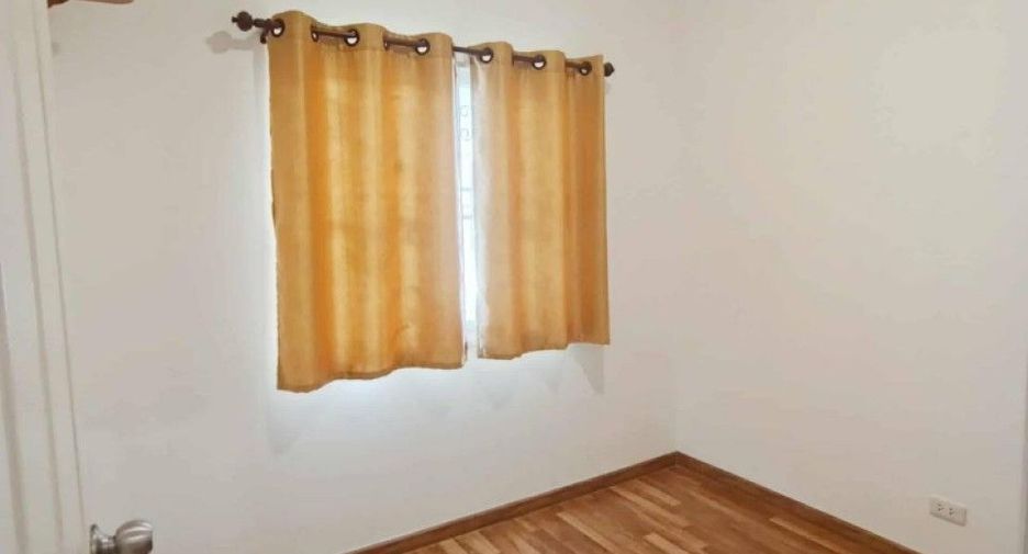 For sale 4 bedrooms townhouse in Ban Pho, Chachoengsao