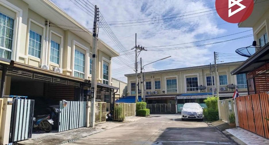 For sale 4 bedrooms townhouse in Ban Pho, Chachoengsao