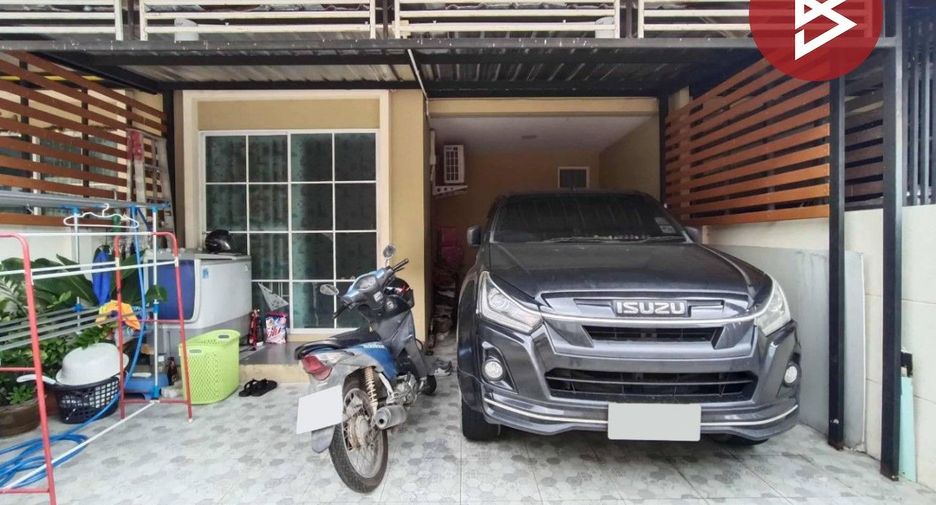 For sale 4 bedrooms townhouse in Ban Pho, Chachoengsao