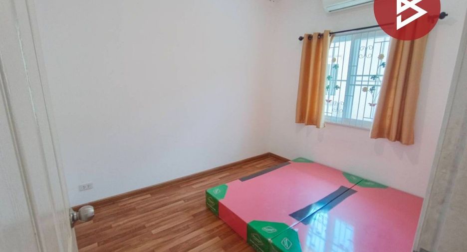 Casa adosada en venta de 4 habitaciones en Ban Pho, Chachoengsao