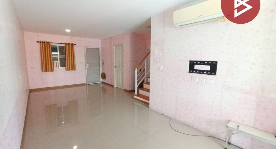 Casa adosada en venta de 4 habitaciones en Ban Pho, Chachoengsao