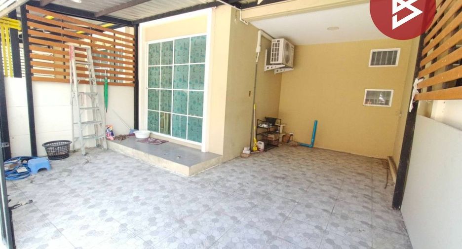 Casa adosada en venta de 4 habitaciones en Ban Pho, Chachoengsao