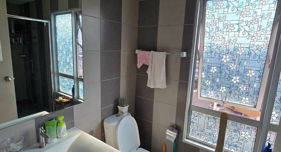 Wohnung zum Kauf mit 2 Zimmer in Thon Buri, Bangkok