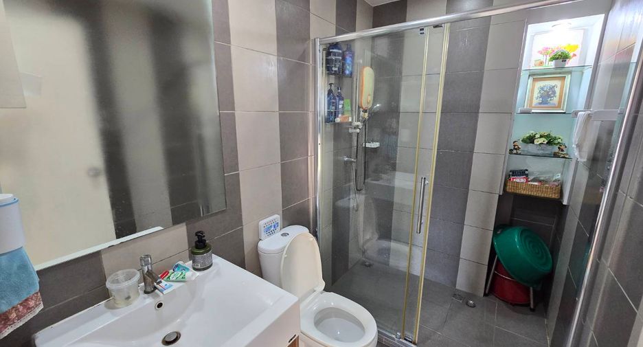 Wohnung zum Kauf mit 2 Zimmer in Thon Buri, Bangkok