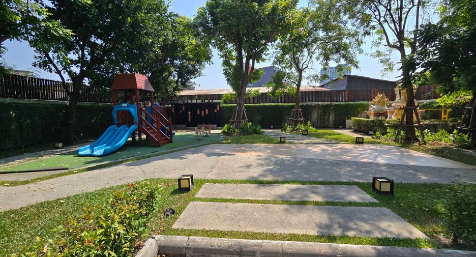 Wohnung zum Kauf mit 2 Zimmer in Thon Buri, Bangkok