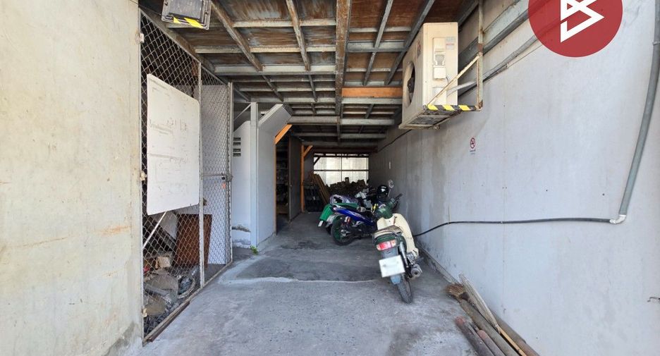 For sale warehouse in Phra Samut Chedi, Samut Prakan