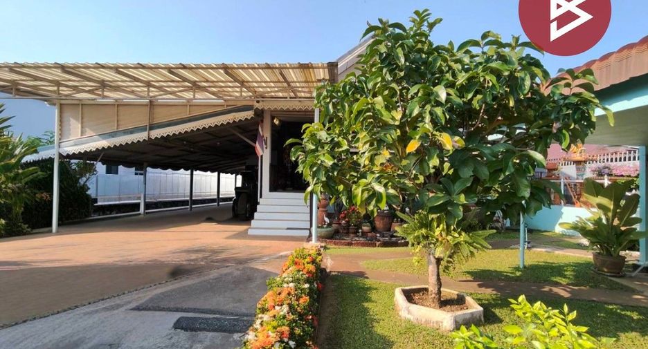 For sale 4 bedrooms house in Mueang Nakhon Sawan, Nakhon Sawan