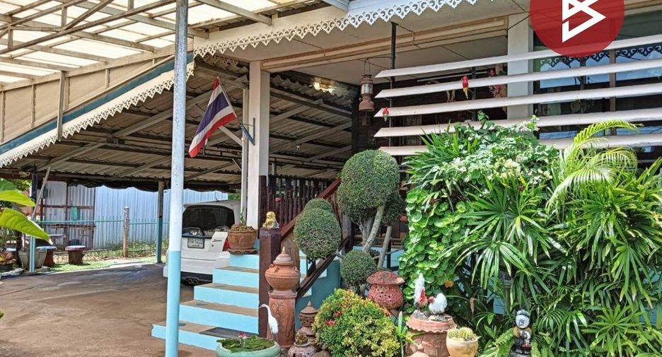 For sale 4 bedrooms house in Mueang Nakhon Sawan, Nakhon Sawan