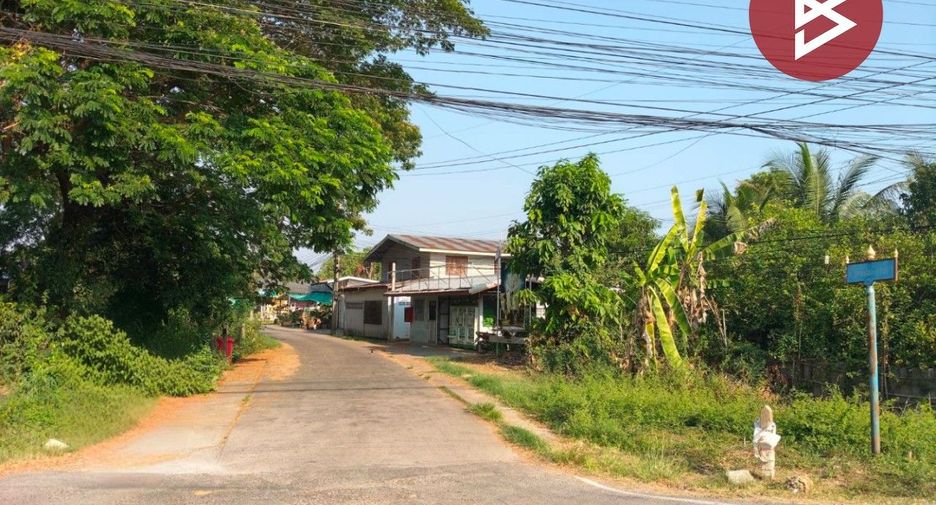 For sale 4 bedrooms house in Mueang Nakhon Sawan, Nakhon Sawan