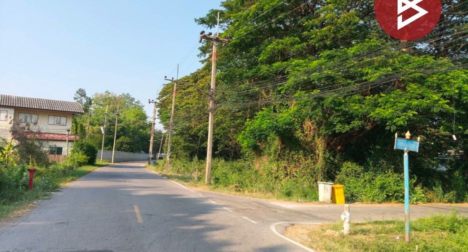For sale 4 bedrooms house in Mueang Nakhon Sawan, Nakhon Sawan
