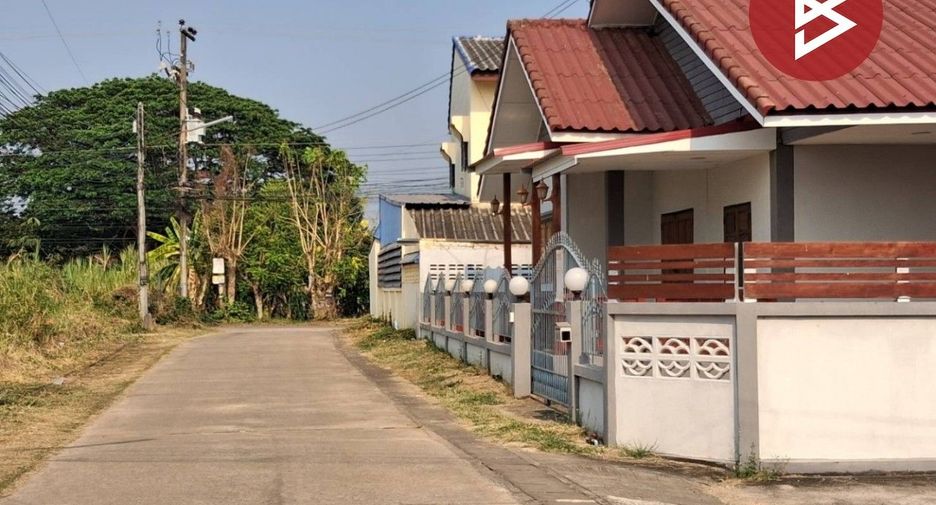 For sale 3 bedrooms house in Mueang Uttaradit, Uttaradit