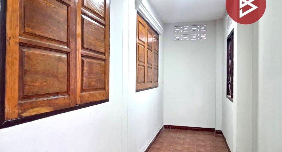 For sale 3 bedrooms house in Mueang Uttaradit, Uttaradit