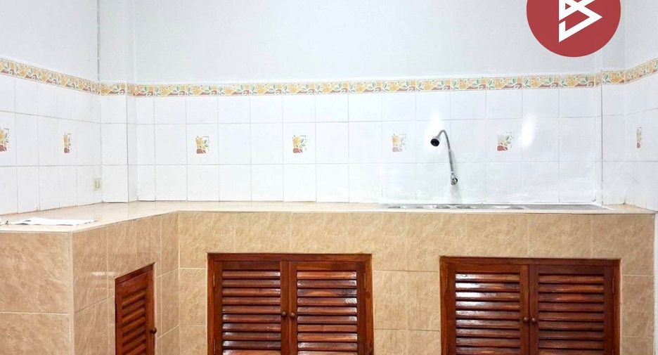 For sale 3 bedrooms house in Mueang Uttaradit, Uttaradit