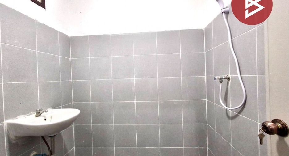 For sale 3 bedrooms house in Mueang Uttaradit, Uttaradit