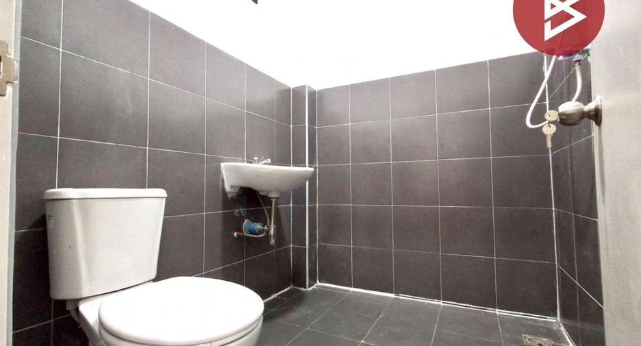 For sale 3 bedrooms house in Mueang Uttaradit, Uttaradit