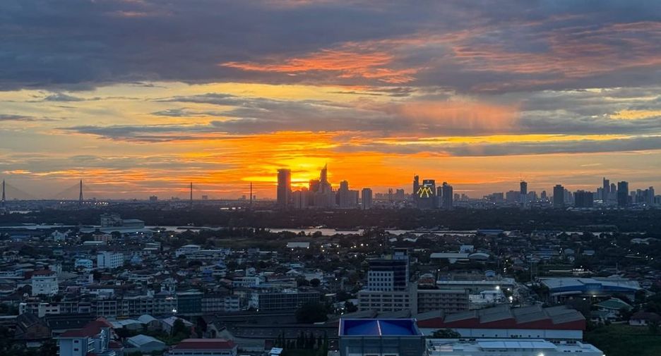 For sale 1 bed condo in Khlong Toei, Bangkok