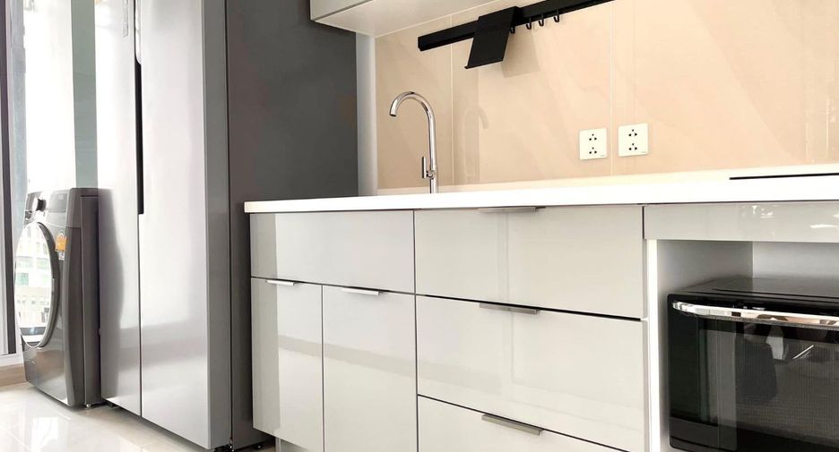 Wohnung zur Miete mit 2 Zimmer in Bang Rak, Bangkok