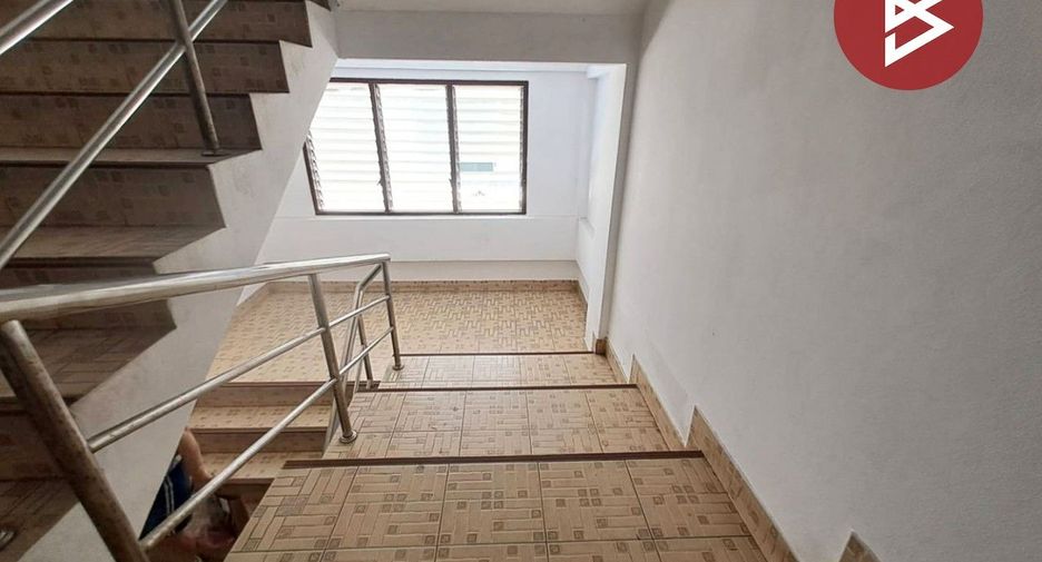 Apartamento con servicios en venta en Khlong Luang, Pathum Thani