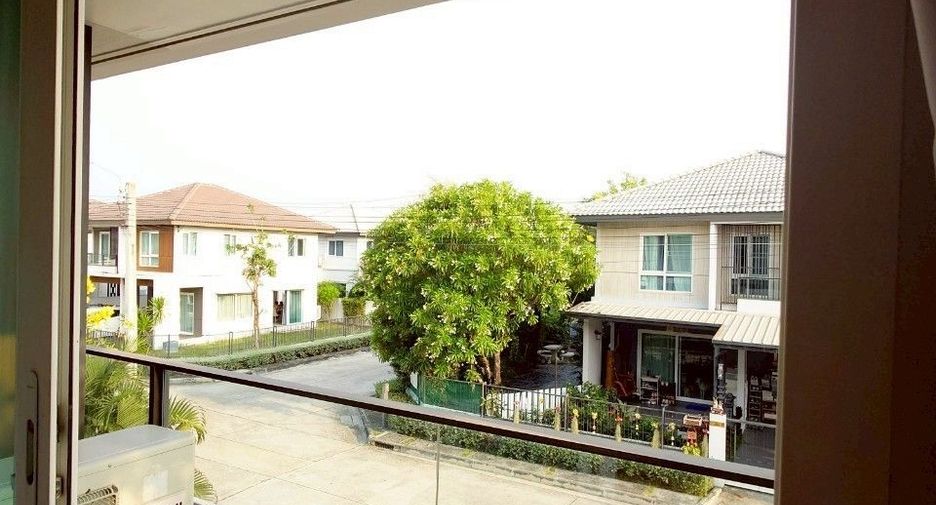 For sale 3 bedrooms house in Khlong Sam Wa, Bangkok