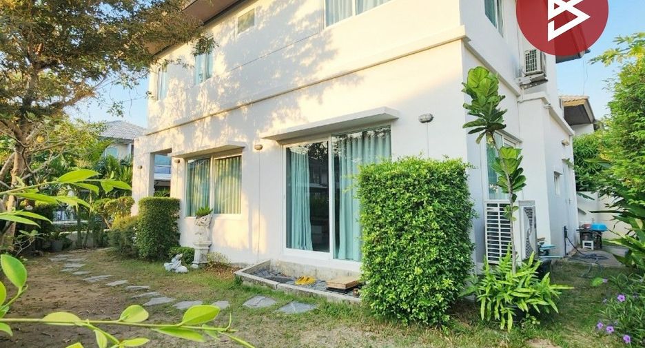 For sale 3 bedrooms house in Khlong Sam Wa, Bangkok