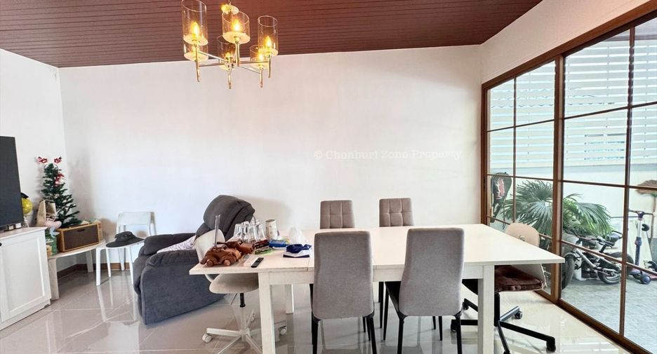 For sale 3 bedrooms house in Si Racha, Chonburi