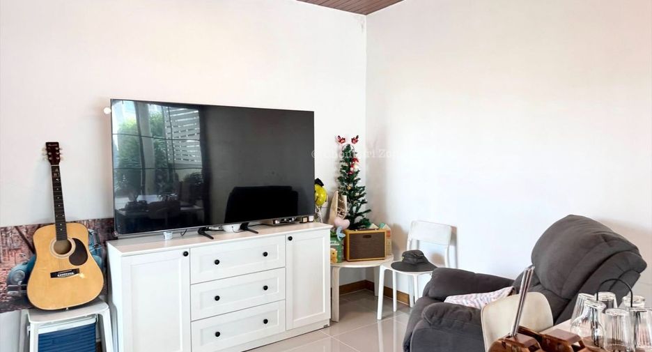 For sale 3 bedrooms house in Si Racha, Chonburi