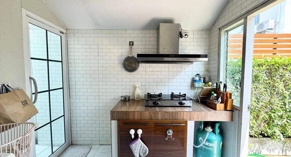 For sale 3 bedrooms house in Si Racha, Chonburi