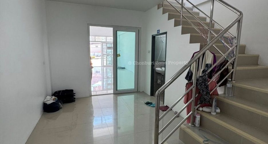 For rent 4 bedrooms retail Space in Si Racha, Chonburi