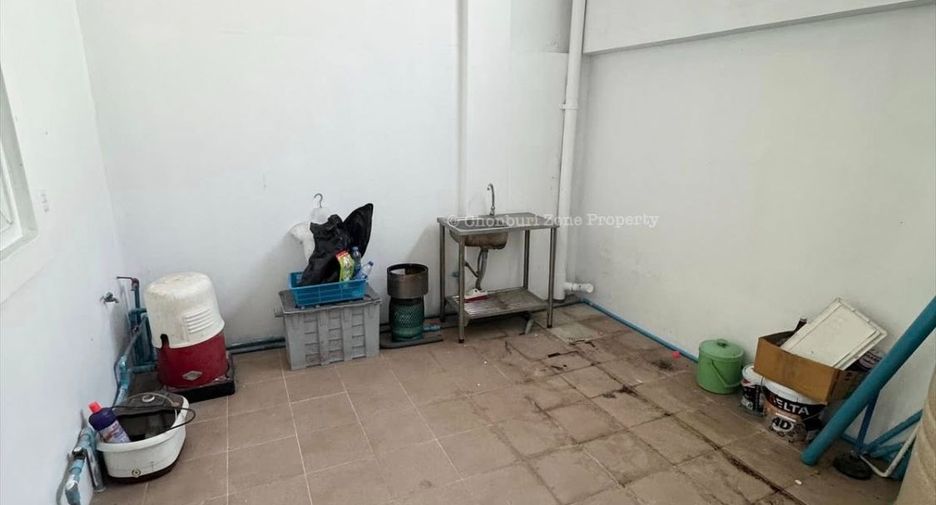 For rent 4 bedrooms retail Space in Si Racha, Chonburi