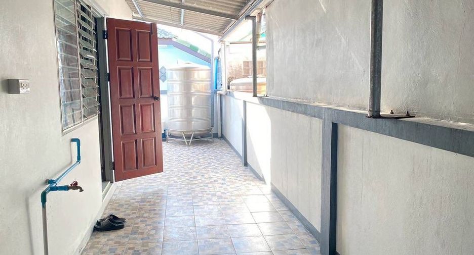 For rent 2 bedrooms house in Si Racha, Chonburi