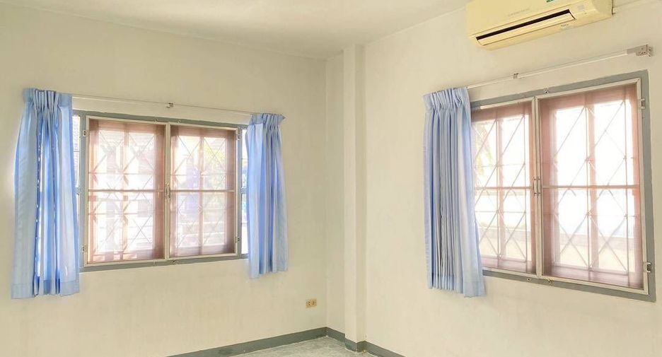 For rent 2 bedrooms house in Si Racha, Chonburi