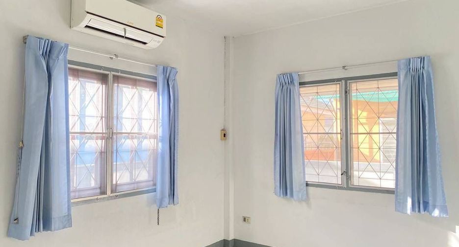 For rent 2 bedrooms house in Si Racha, Chonburi