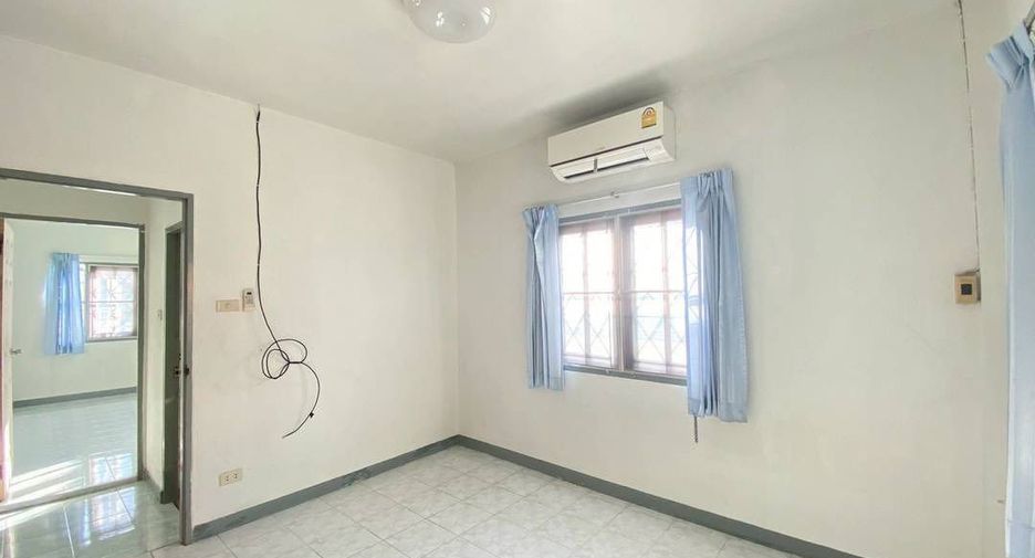 For rent 2 bedrooms house in Si Racha, Chonburi