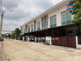 For sale 3 bedrooms townhouse in Don Mueang, Bangkok