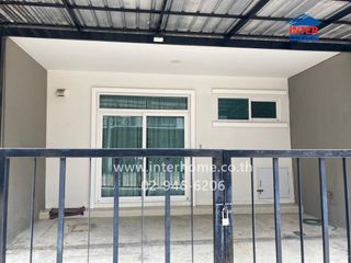 For sale 3 bedrooms townhouse in Don Mueang, Bangkok