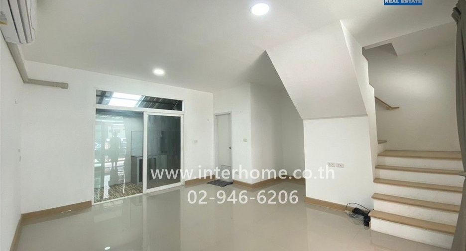 For sale 3 bedrooms townhouse in Don Mueang, Bangkok