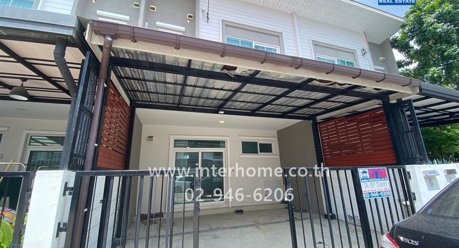 For sale 3 bedrooms townhouse in Don Mueang, Bangkok