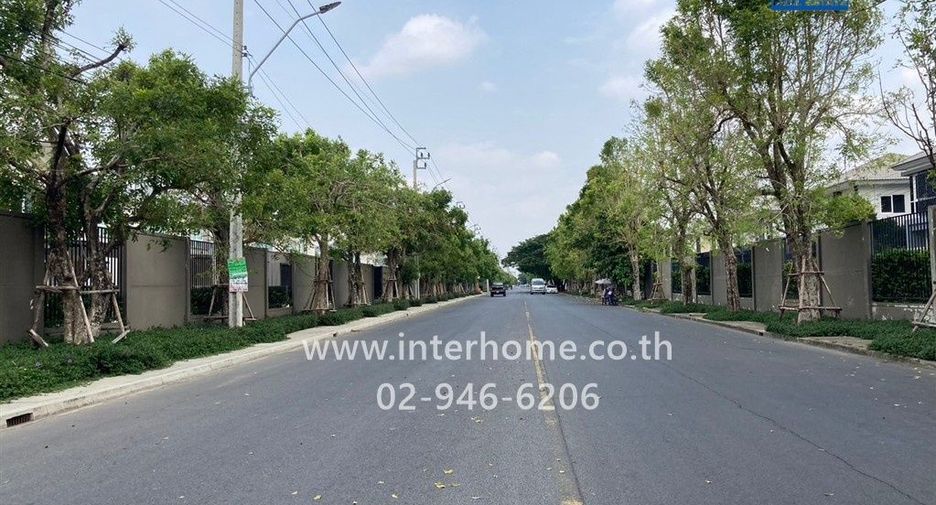 For sale 3 bedrooms townhouse in Don Mueang, Bangkok