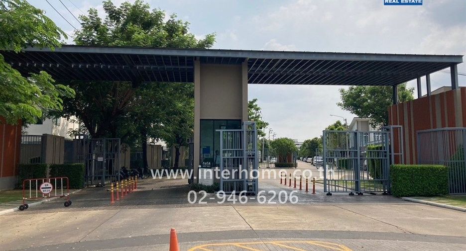For sale 3 bedrooms townhouse in Don Mueang, Bangkok
