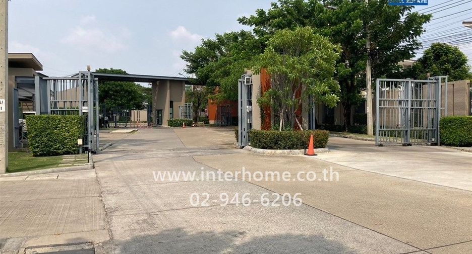 For sale 3 bedrooms townhouse in Don Mueang, Bangkok