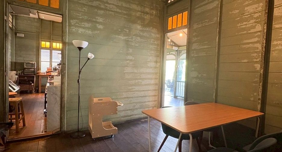 For rent retail Space in Yan Nawa, Bangkok