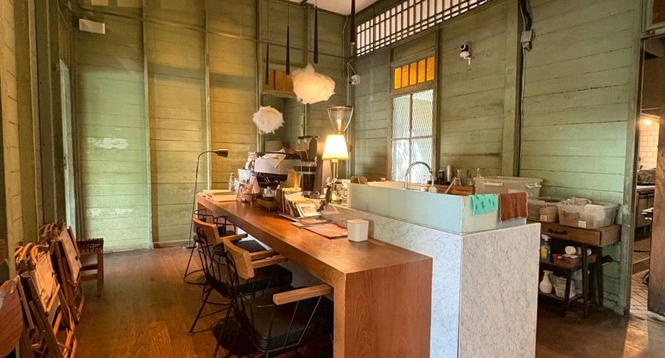 For rent retail Space in Yan Nawa, Bangkok