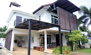 Villa zum Kauf mit 6 Zimmer in Mueang Phuket, Phuket