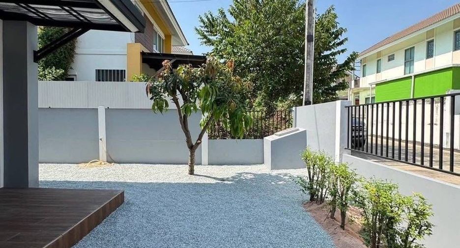 For rent 3 bedrooms house in Si Racha, Chonburi