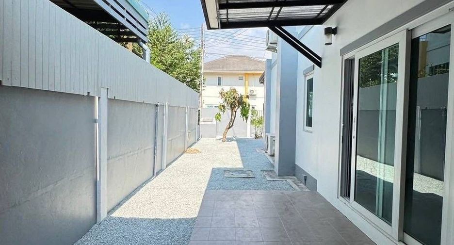 For rent 3 bedrooms house in Si Racha, Chonburi