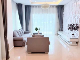 Haus zum Kauf mit 3 Zimmer in Si Racha, Chonburi