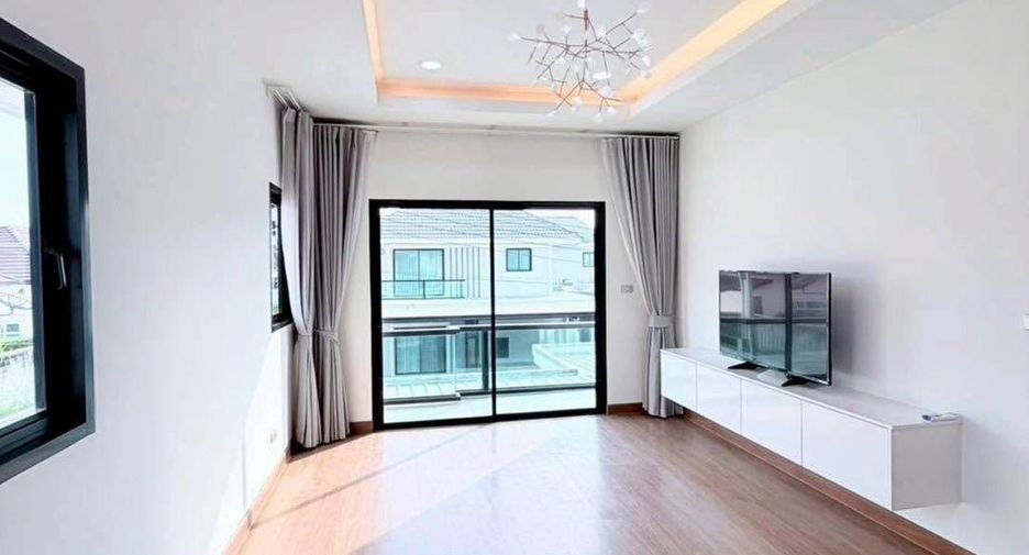 Casa en venta de 3 habitaciones en Si Racha, Chonburi