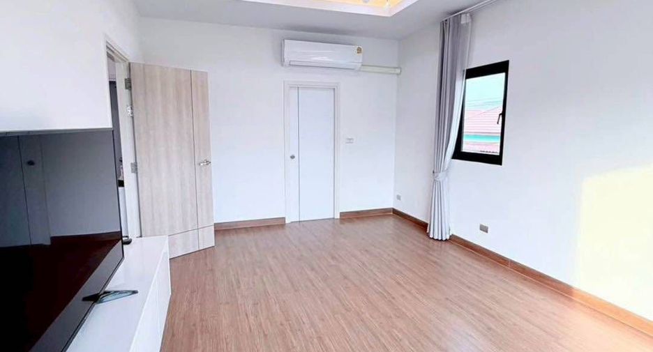 Casa en venta de 3 habitaciones en Si Racha, Chonburi